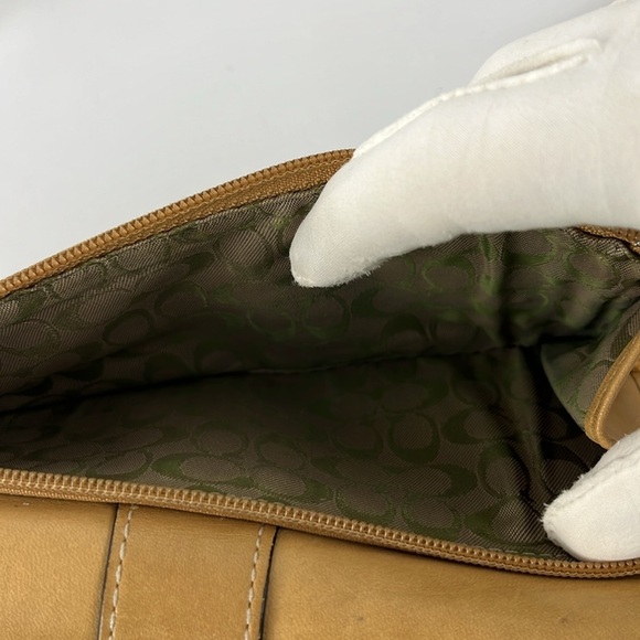 Coach Soho Nude Tan Large Leather Trifold Wallet Silver Buckle w/Checkbook Cover - Picture 9 of 13